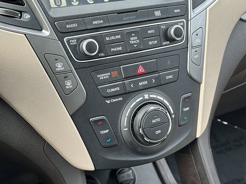 Used 2017 Hyundai Santa Fe Sport w/ 2.4L Tech Package 04 image 21