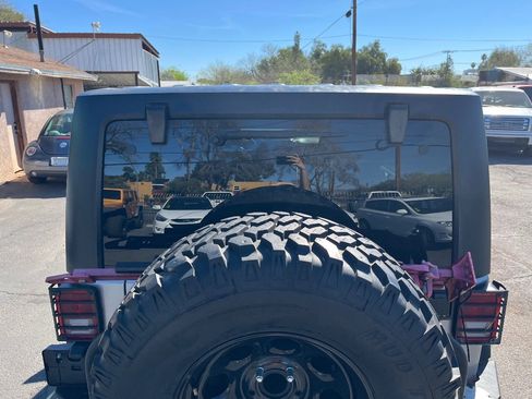 Used 2014 Jeep Wrangler Unlimited Rubicon w/ Connectivity Group image 47