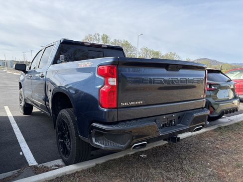 Used 2021 Chevrolet Silverado 1500 LT Trail Boss w/ Convenience Package II image 4