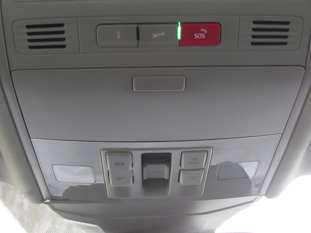 Used 2025 Volkswagen Jetta SE FWD image 25