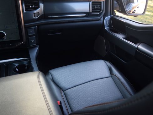 Used 2024 Ford F150 Lightning Lariat image 13