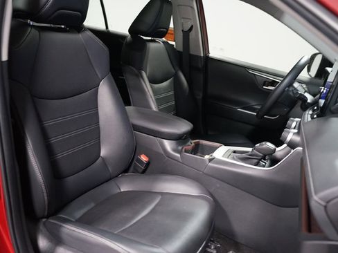 Used 2023 Toyota RAV4 Limited image 29