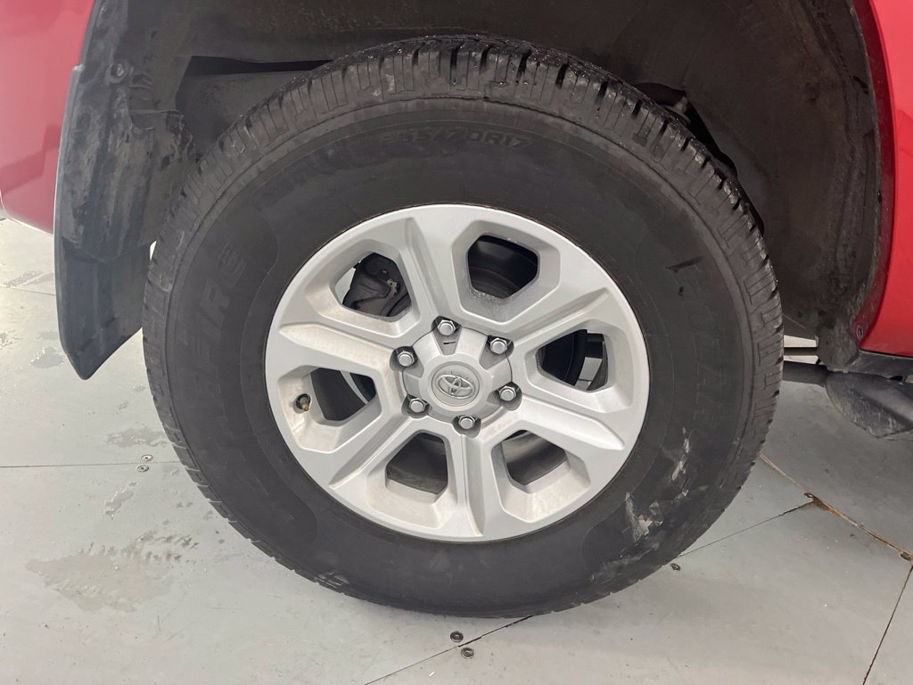 Used 2022 Toyota 4Runner SR5 AWD/4WD image 13