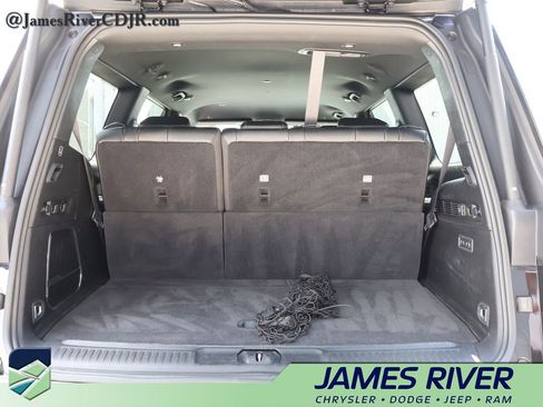 Used 2024 Jeep Wagoneer Series II w/ Flexible Seating Group RWD image 15