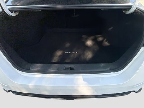 Used 2021 Nissan Sentra SR image 13