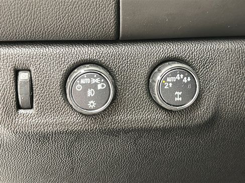Used 2018 Chevrolet Colorado LT w/ LT Convenience Package AWD/4WD image 22
