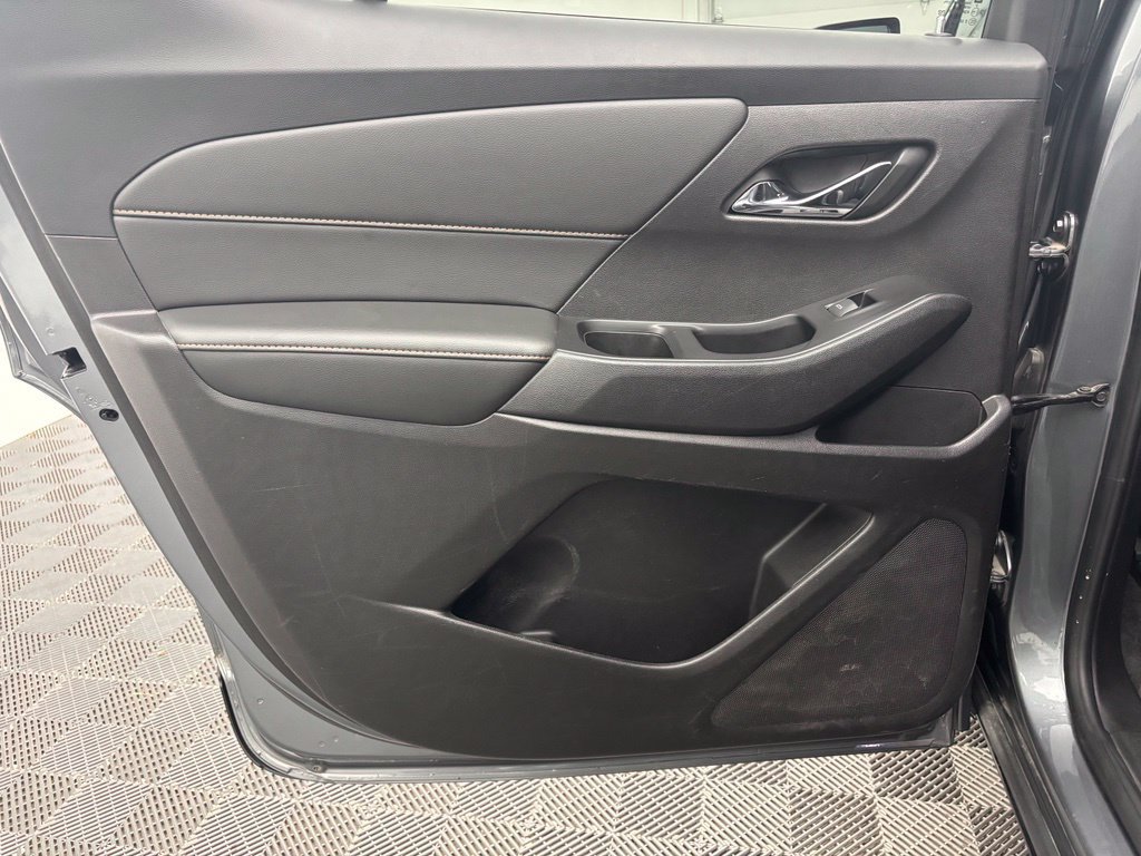 Used 2019 Chevrolet Traverse LT FWD image 34