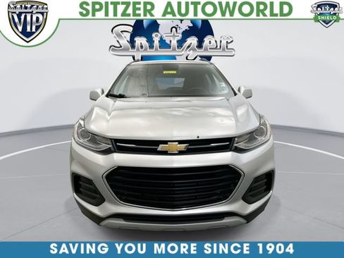 Used 2018 Chevrolet Trax LT w/ LT Convenience Package FWD image 4