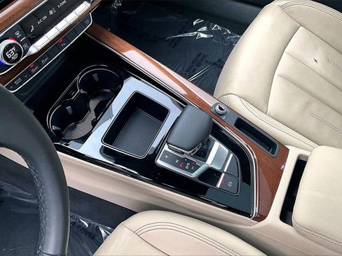 Used 2022 Audi A4 2.0T Premium w/ Convenience Package image 18