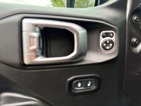 Used 2020 Jeep Wrangler Unlimited Sport S AWD/4WD image 14