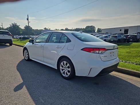 Used 2024 Toyota Corolla LE FWD image 4