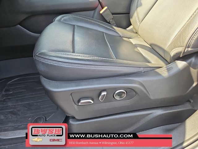 Used 2024 GMC Yukon Denali w/ Advanced Technology Package AWD/4WD image 18