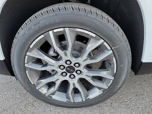 New 2026 GMC Acadia Denali Ultimate w/ LPO, Floor Liner Package image 14