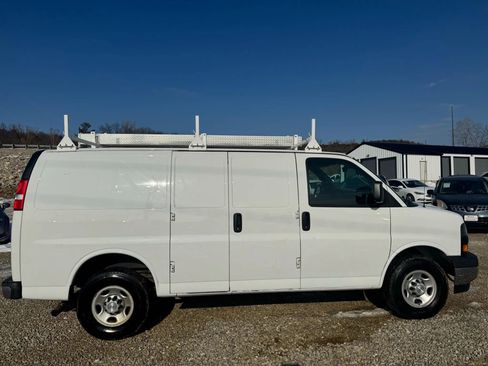 Used 2019 Chevrolet Express 2500 w/ Driver Convenience Package RWD image 6