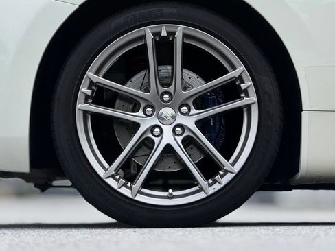 Used 2018 Maserati GranTurismo Sport RWD image 20