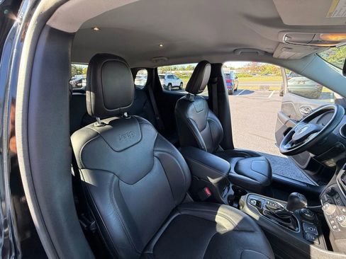 Used 2019 Jeep Cherokee Limited AWD/4WD image 47