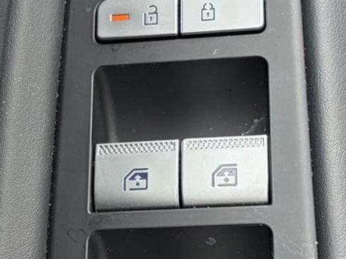 Certified 2025 Genesis GV80 3.5T e-SC AWD/4WD image 17