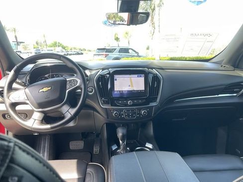 Used 2023 Chevrolet Traverse Premier image 20