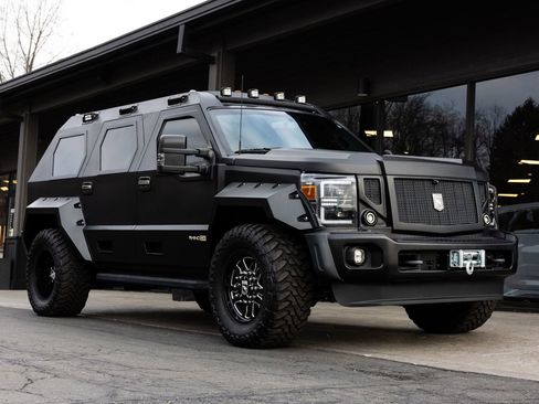 Used 2016 Ford F450 XLT w/ XLT Interior Package image 1