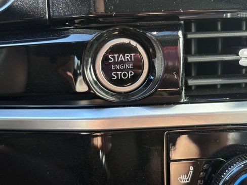 Used 2023 Nissan Pathfinder Platinum w/ Lighting Package (N93) image 32