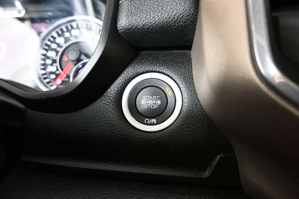 Used 2022 RAM 1500 Laramie AWD/4WD image 33