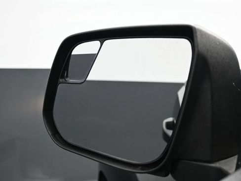 Used 2021 Chevrolet Colorado LT w/ Redline Special Edition RWD image 4