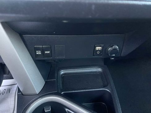 Used 2017 Toyota RAV4 LE w/ Carpet Mat Package image 19