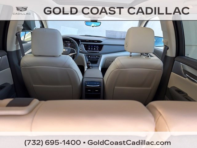 Used 2022 Cadillac XT5 Premium Luxury w/ Technology Package AWD/4WD image 13