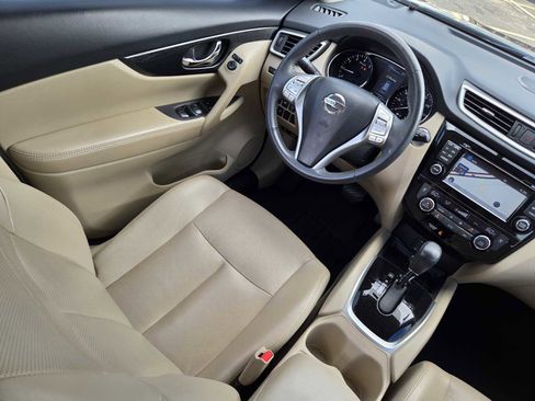 Used 2016 Nissan Rogue SL w/ SL Premium Package FWD image 17