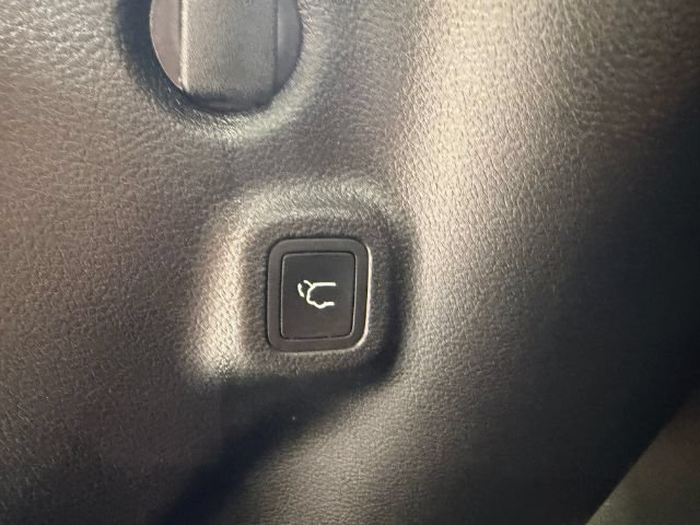 Used 2018 Jeep Compass Limited w/ Navigation Group AWD/4WD image 31