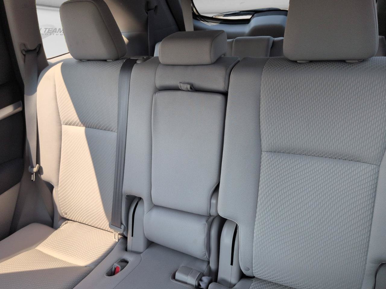 Used 2015 Toyota Highlander LE FWD image 27