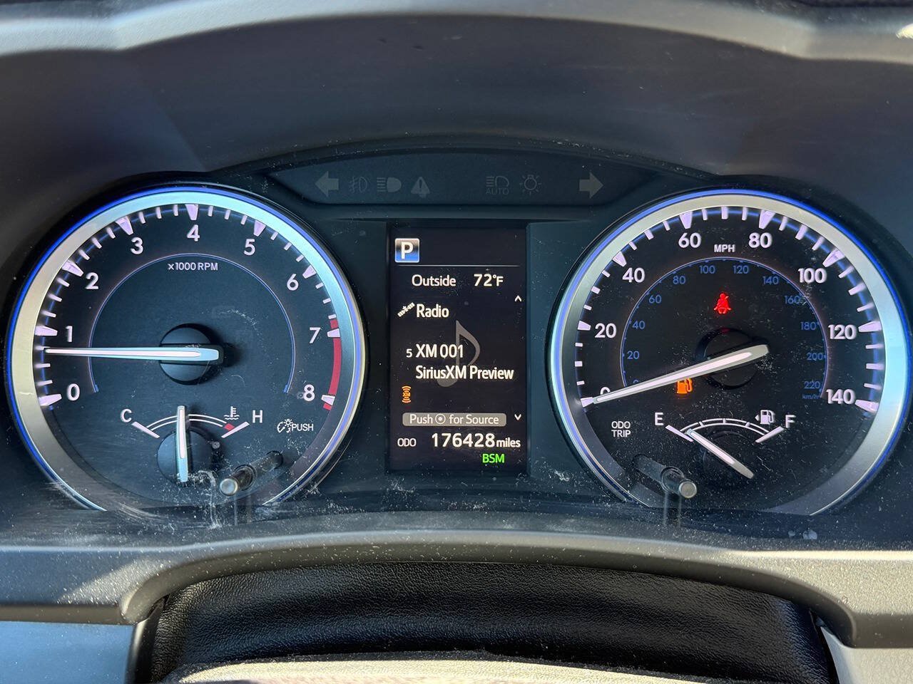 Used 2018 Toyota Highlander XLE AWD/4WD image 12