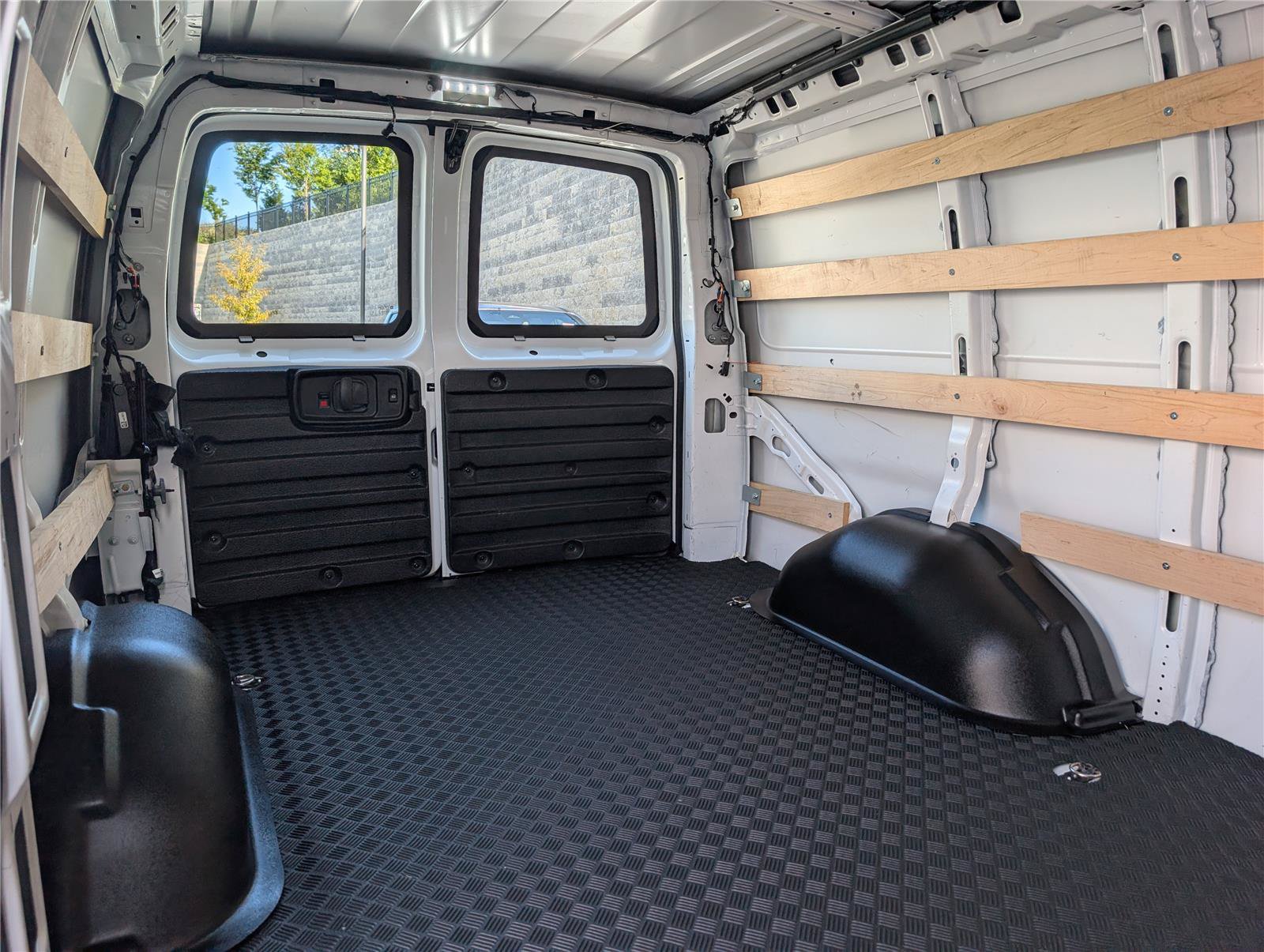 Used 2025 Chevrolet Express 2500 w/ Driver Convenience Package RWD image 12
