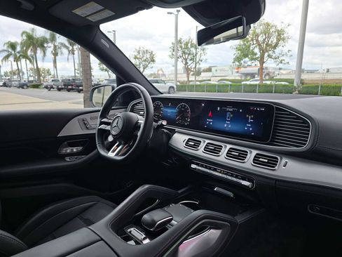 Used 2025 Mercedes-Benz GLE 53 AMG 4MATIC image 11