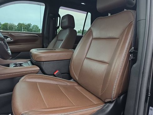 Used 2023 Chevrolet Tahoe High Country AWD/4WD image 16