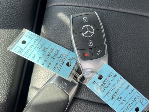 Used 2022 Mercedes-Benz GLB 250 image 38