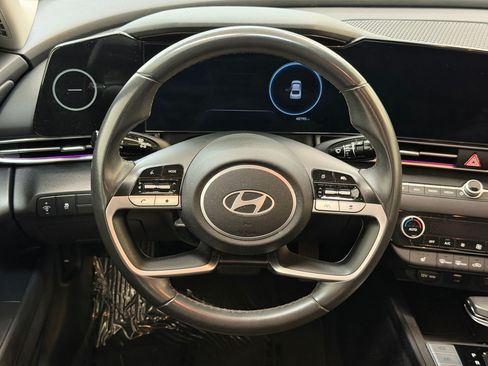 Used 2025 Hyundai Elantra SEL FWD image 11