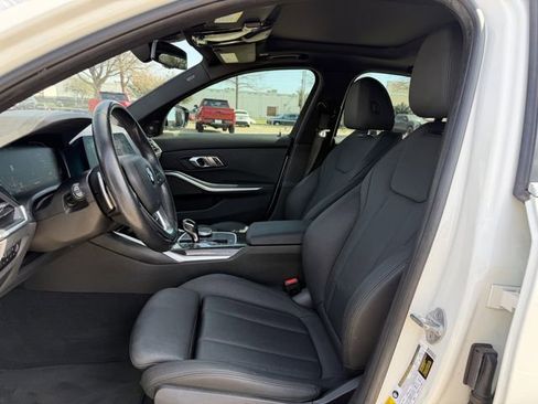 Used 2021 BMW 330i Sedan w/ Premium Package image 26