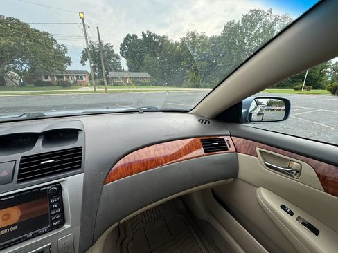 Used 2008 Toyota Solara SLE FWD image 17