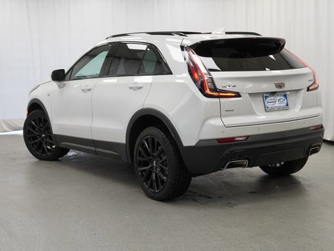 Used 2023 Cadillac XT4 Sport w/ Cold Weather Package AWD/4WD image 3