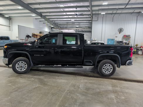 Used 2024 Chevrolet Silverado 2500 LT w/ All Star Edition AWD/4WD image 5