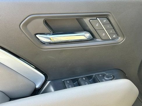 Used 2023 Chevrolet Colorado ZR2 w/ ZR2 Convenience Package III AWD/4WD image 27