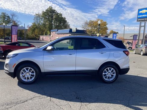 Used 2022 Chevrolet Equinox LT image 4
