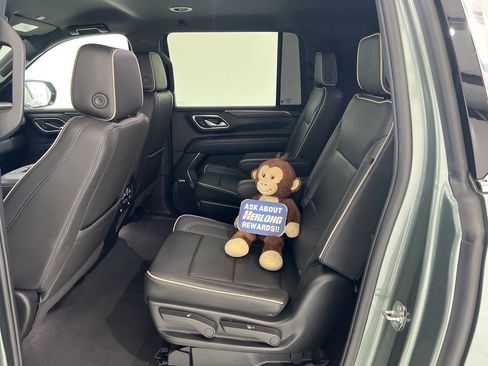 Used 2024 Chevrolet Suburban Premier image 22