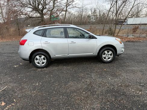 Used 2014 Nissan Rogue S w/ Convenience Package image 4