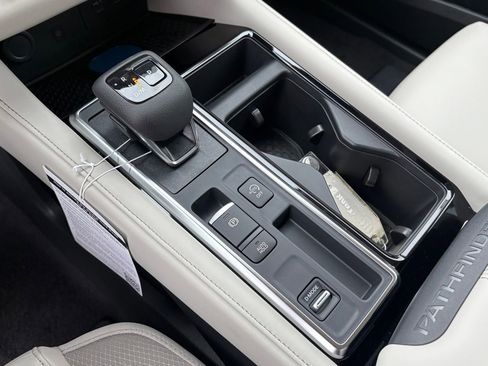 New 2026 Nissan Pathfinder SL FWD image 14