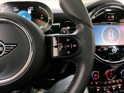 Used 2024 MINI Cooper S w/ Signature Upholstery Package FWD image 21