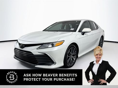 Certified 2022 Toyota Camry XLE image 1