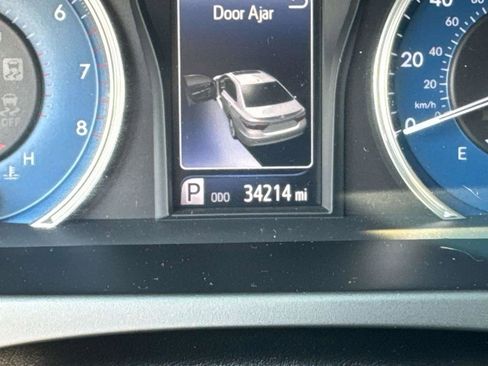 Used 2015 Toyota Camry XLE FWD image 3