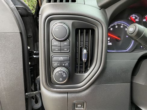 Used 2024 Chevrolet Silverado 1500 Custom Trail Boss AWD/4WD image 18